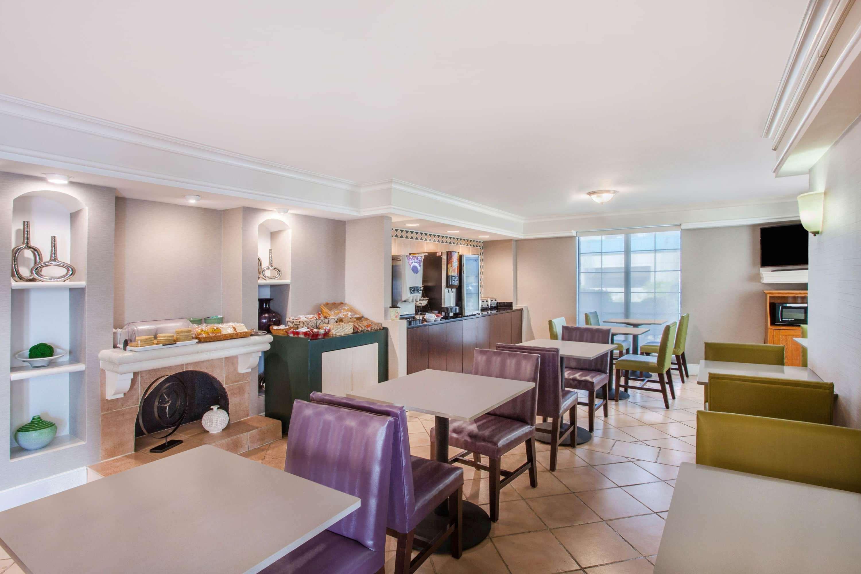 Baymont By Wyndham Fort Myers Central Exterior foto