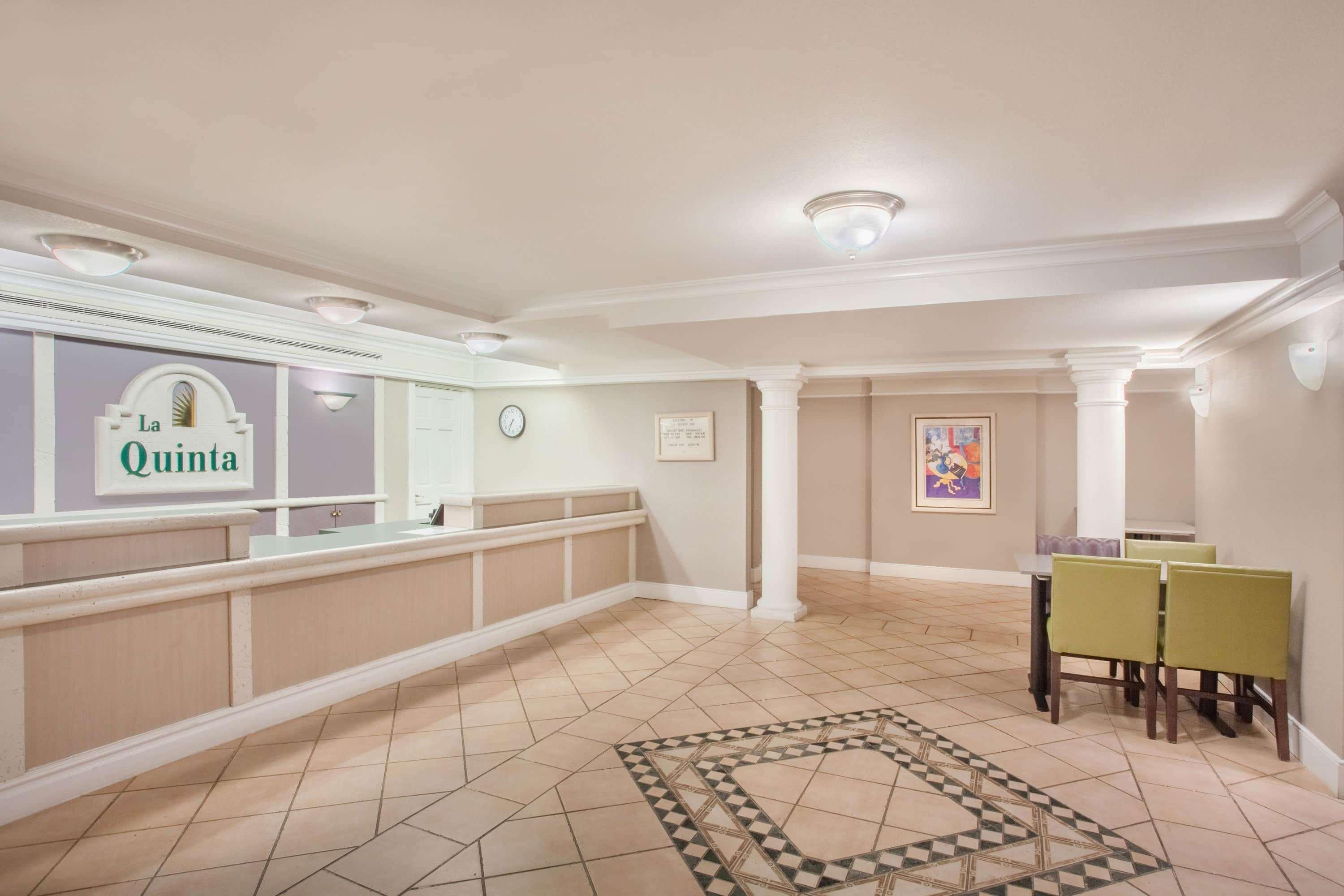 Baymont By Wyndham Fort Myers Central Exterior foto