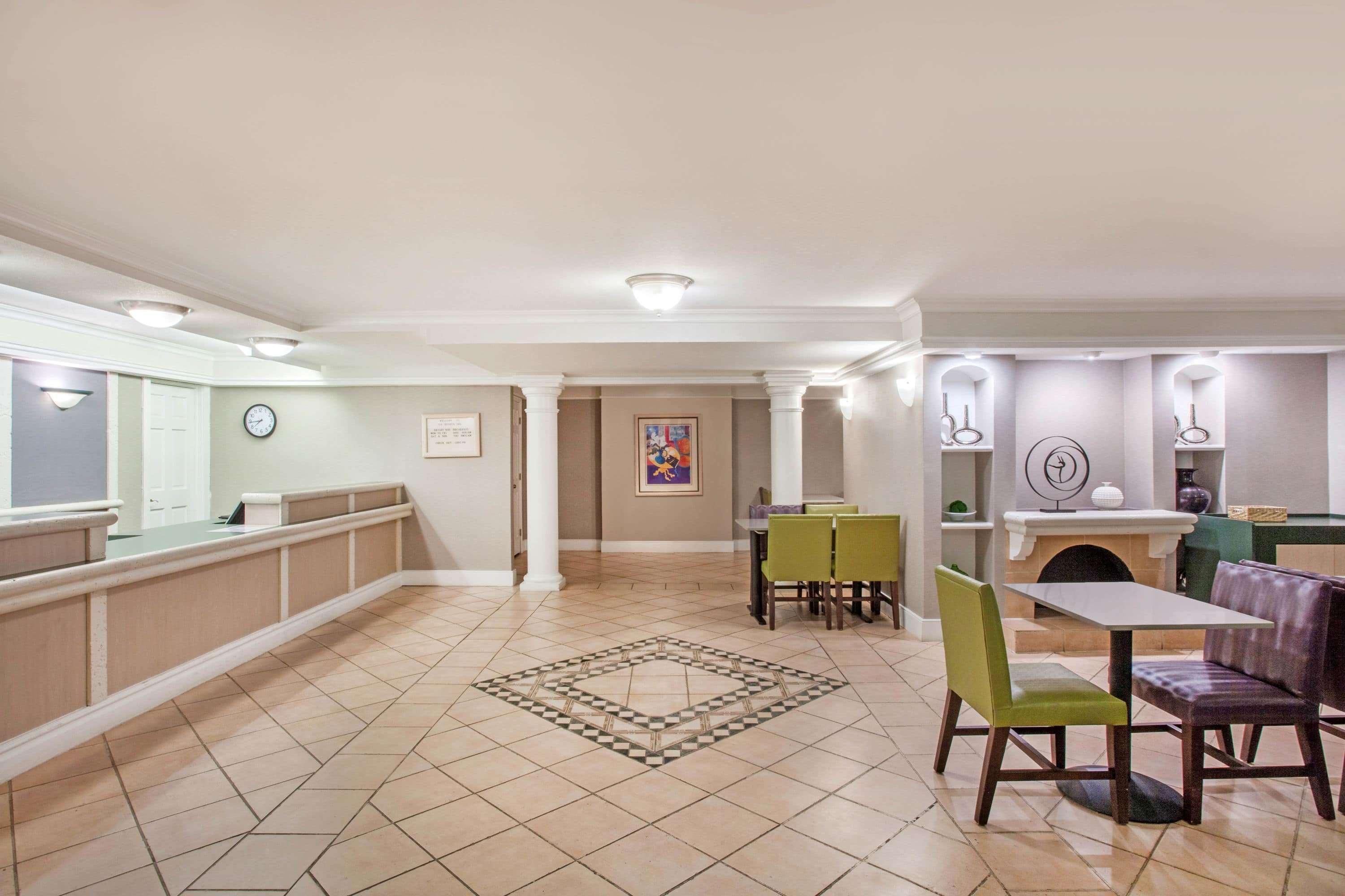 Baymont By Wyndham Fort Myers Central Exterior foto