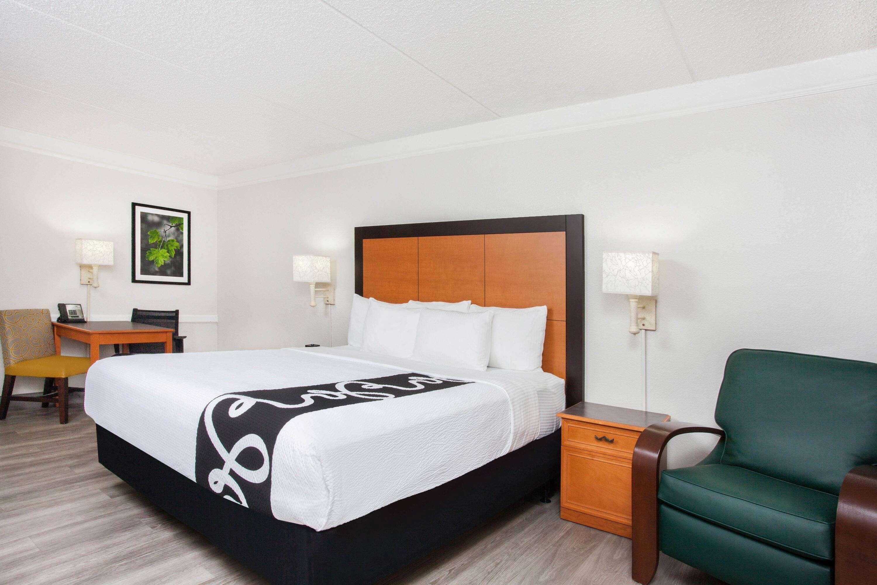 Baymont By Wyndham Fort Myers Central Exterior foto